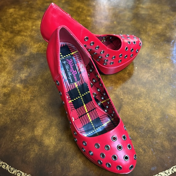 Abbey Dawn by Avril Lavigne Holly Chart Topper platform pump red US 8.5 USED - Picture 4 of 9